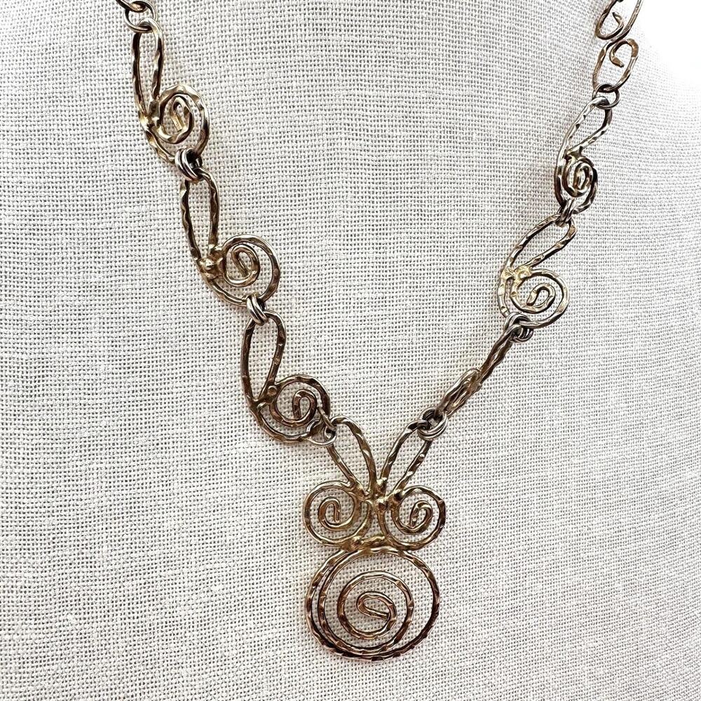 Vintage 80s Gold Tone Swirl Hammered Spiral Pendant Necklace Women's Jewelry Y2K